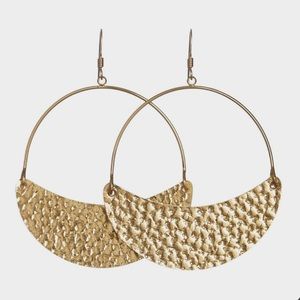 Nickel and Suede Hammered Gold Asters Leather Earrings